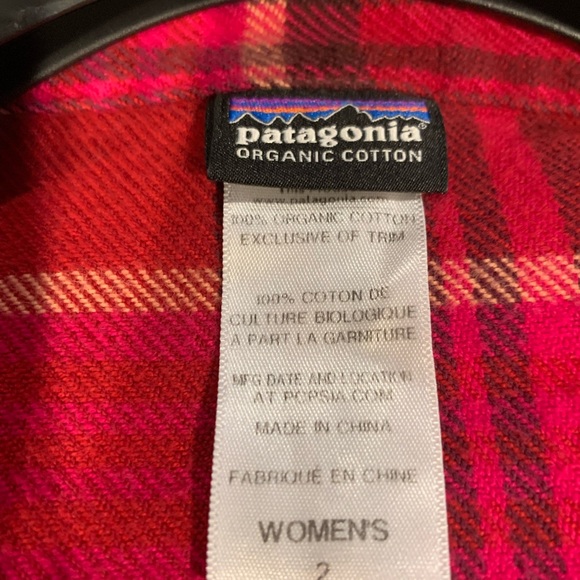 Two Patagonia Women’s 2. Organic cotton flannel. Set of two, one pink one blue. - Picture 4 of 4